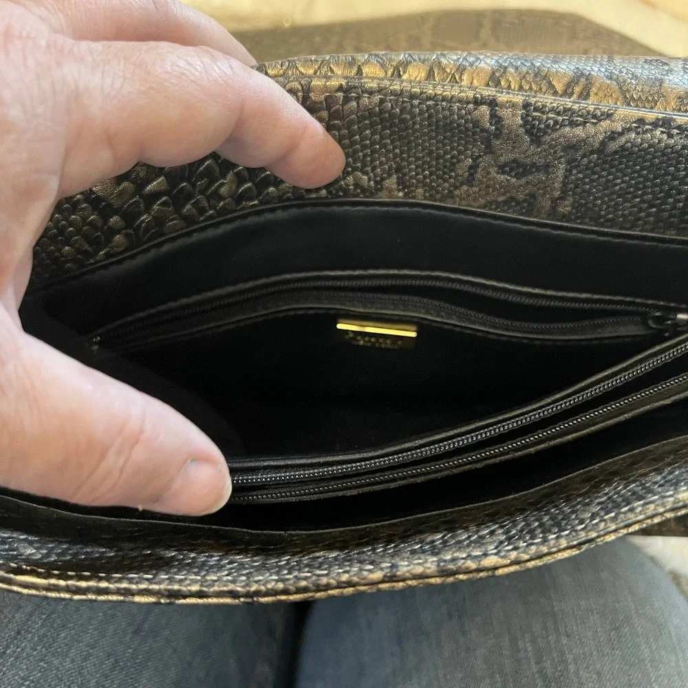 Pinky crossbody bag
